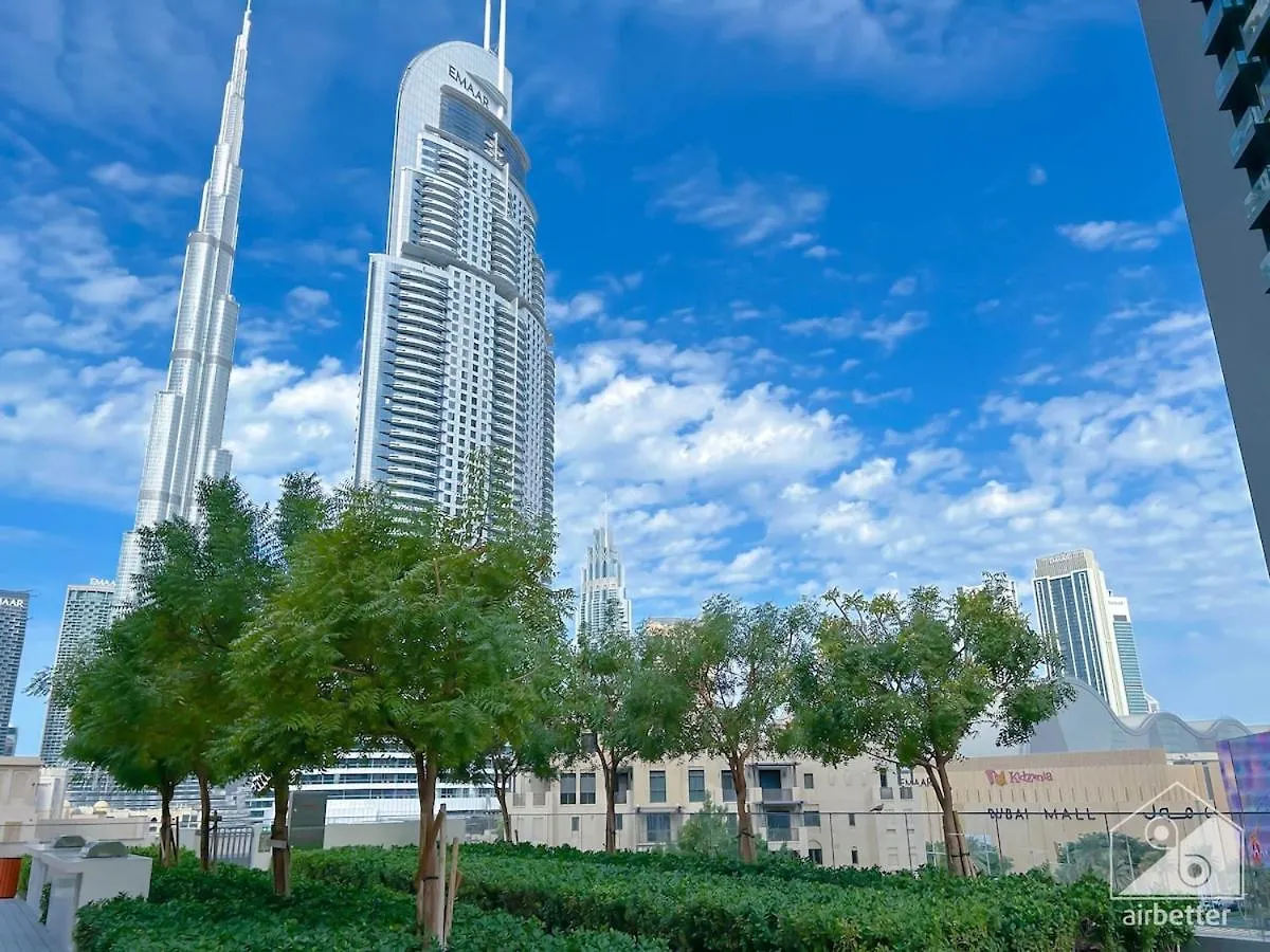 Burj Royale Elegance Cityscape From Your Balcony Dubai Apartment