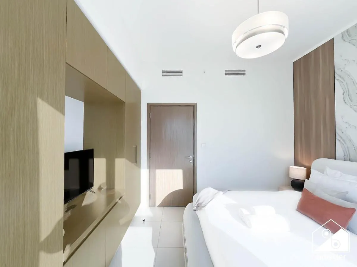 Apartment Burj Royale Elegance Cityscape From Your Balcony Dubai United Arab Emirates