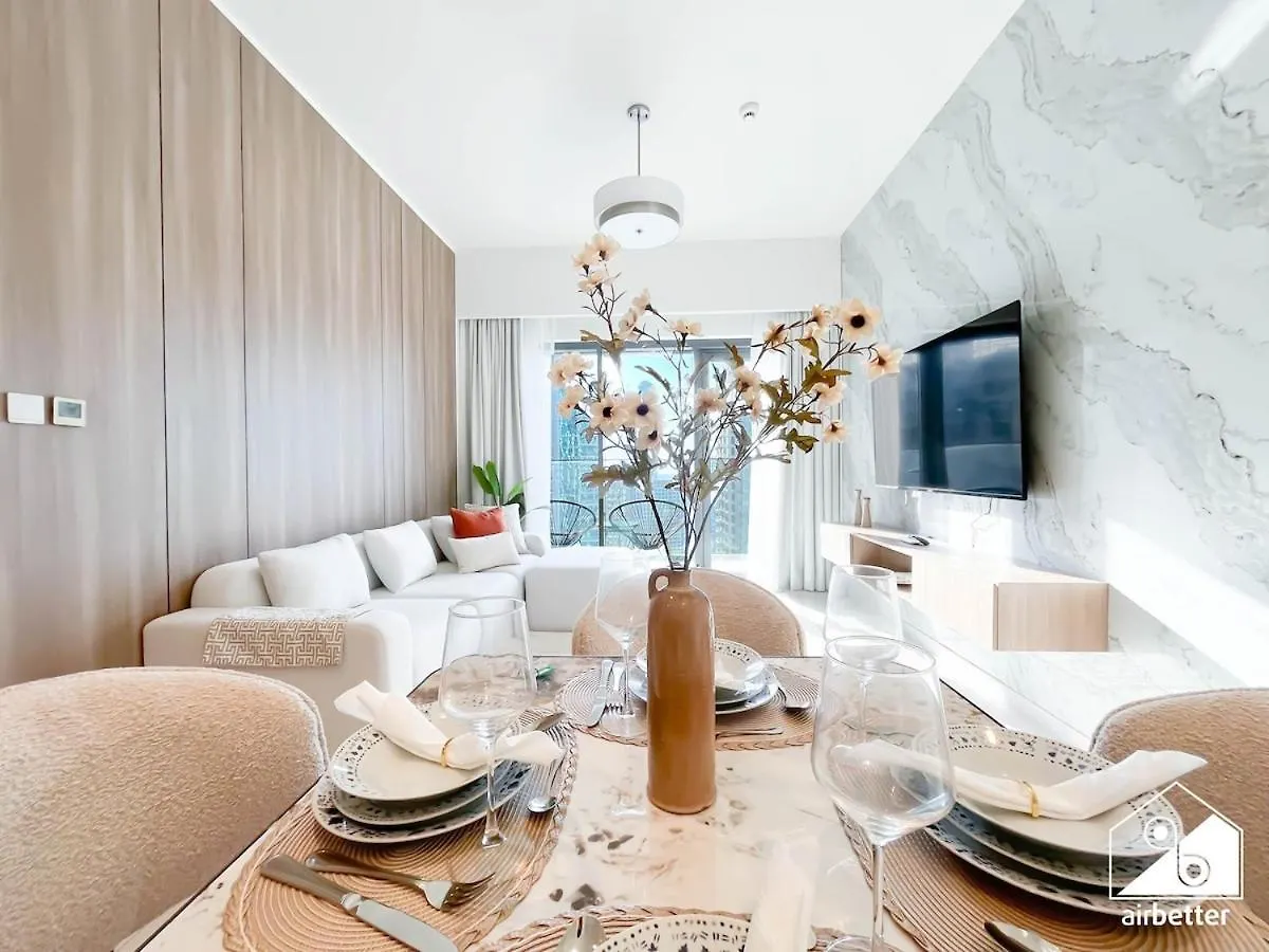 Burj Royale Elegance Cityscape From Your Balcony Dubai Apartment